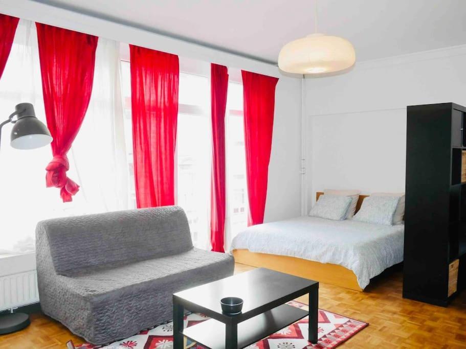 Ixelles: Superbe Appartement, Idealement Situe Brüksel Dış mekan fotoğraf